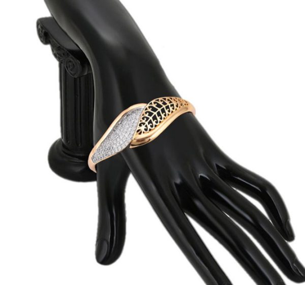 Dainty Diamonds